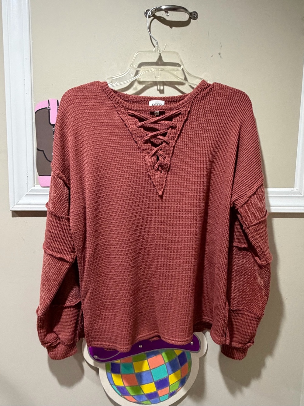 BKE Lace-Up Waffle V-Neck Sweater in Dusty Rose